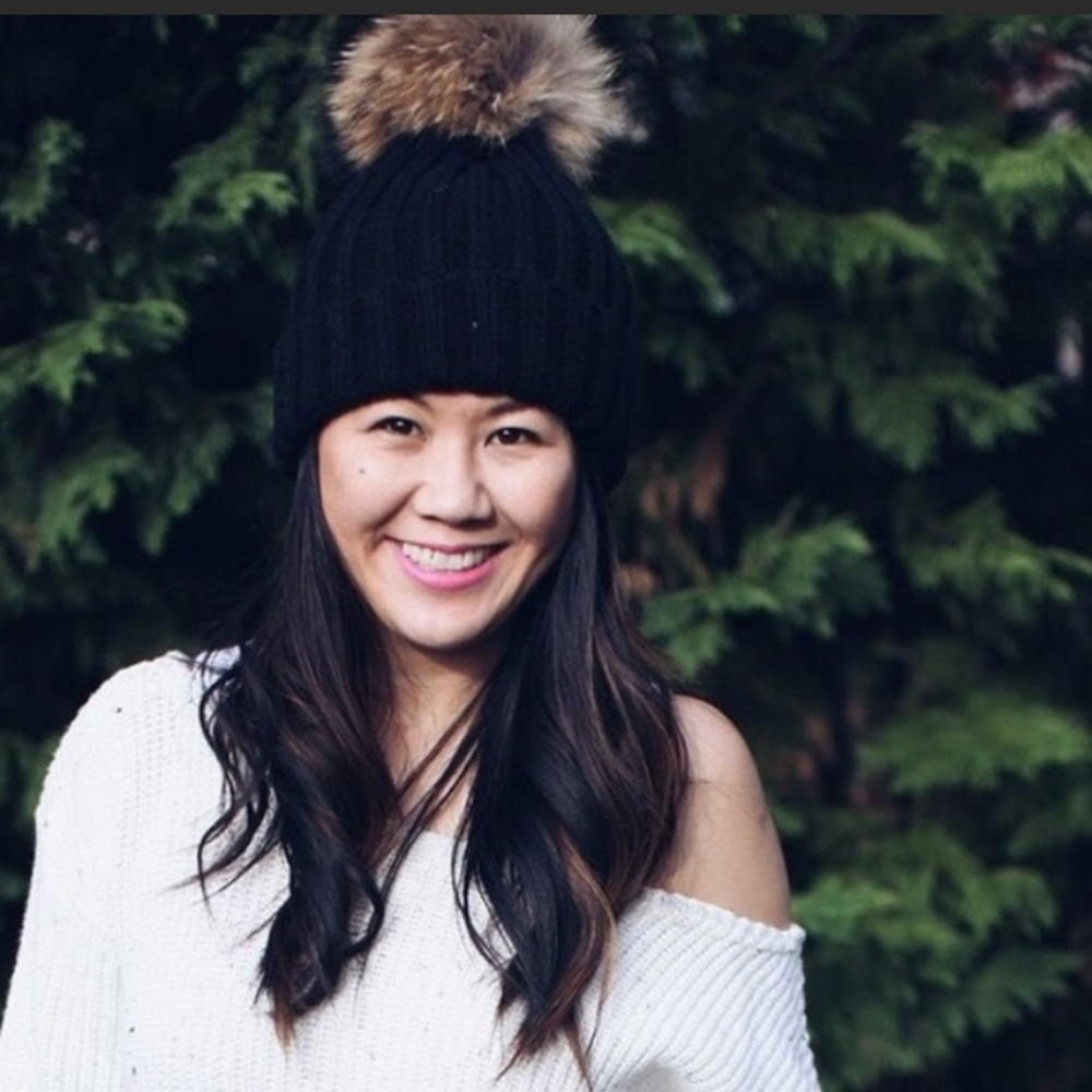 Black Fur Pom Sweater Hat - Picture 3 of 3